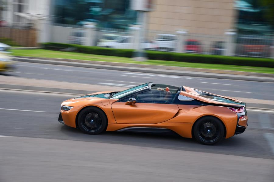  BMW i8 Roadster (I15) 2018 года  (ZA) (фото 9 из 44)